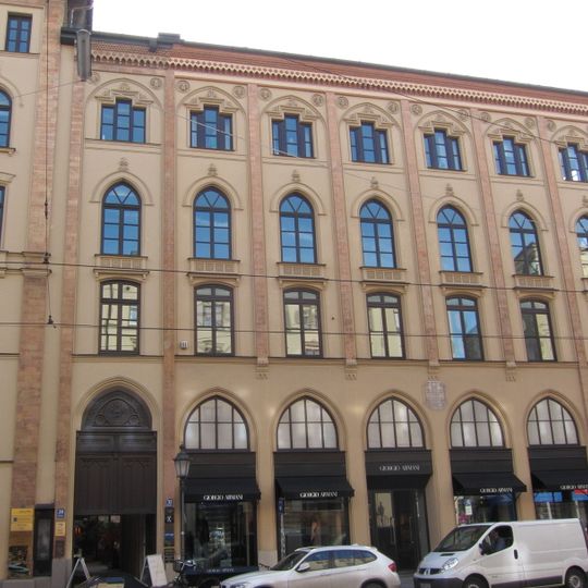 Maximilianstraße 32