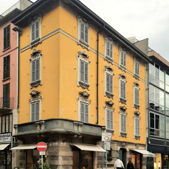 Via Giuseppe Garibaldi 32