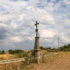 Kříž u Palonína vedle polní cesty