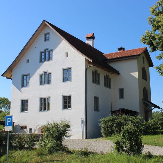 Ehemaliger Burgbezirk mit Altem Schulhaus