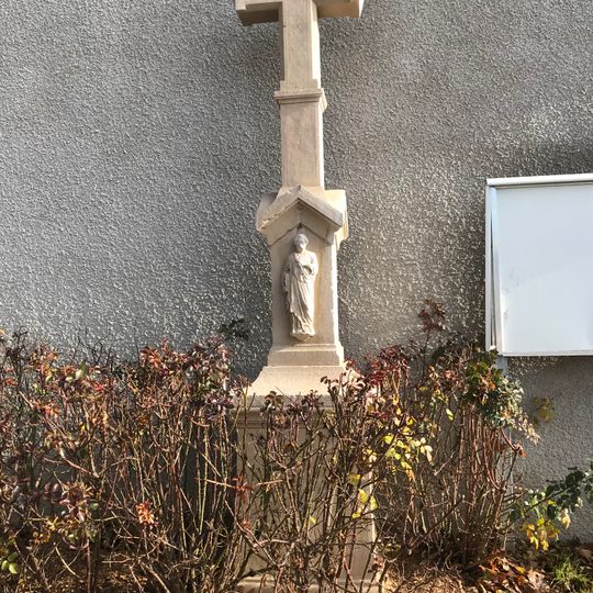 Croix de la rue Saint-Pierre à Beynost