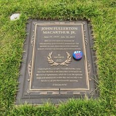 Grave of John MacArthur