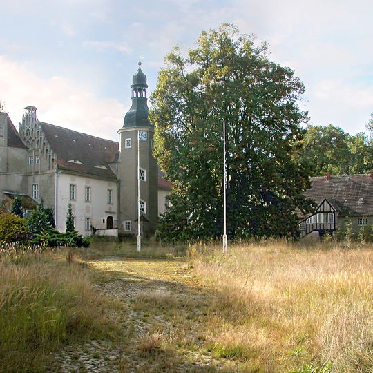 Naturdenkmal  Linde Schlosshof; Flur 1; Flurstück 33/3 in Neudeck