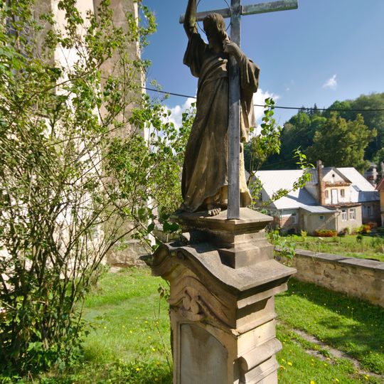 Socha Ježíše na hřbitově v Klášterci nad Orlicí