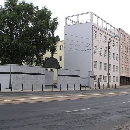 Szkoła stanowiąca część d. Umschlagplatzu