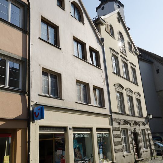 Wohn- und Geschäftshaus