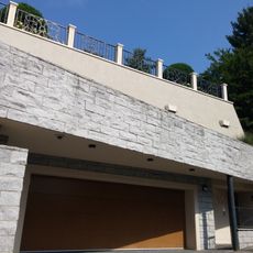 Vila a záhrada, vila