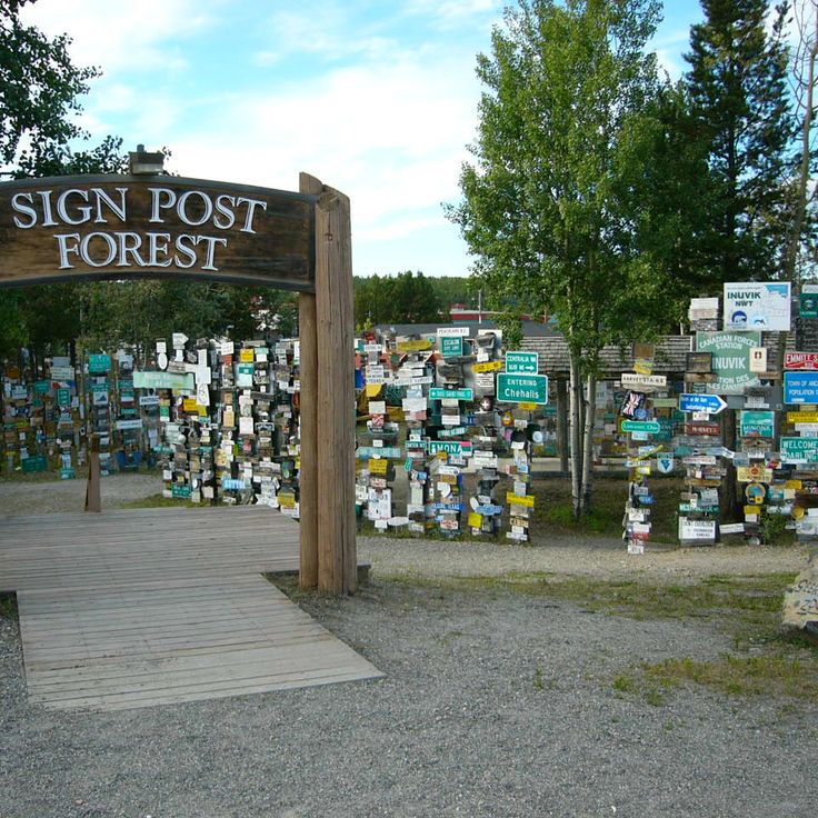 Der Sign Post Forest