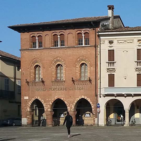 Piazza della Vittoria 39