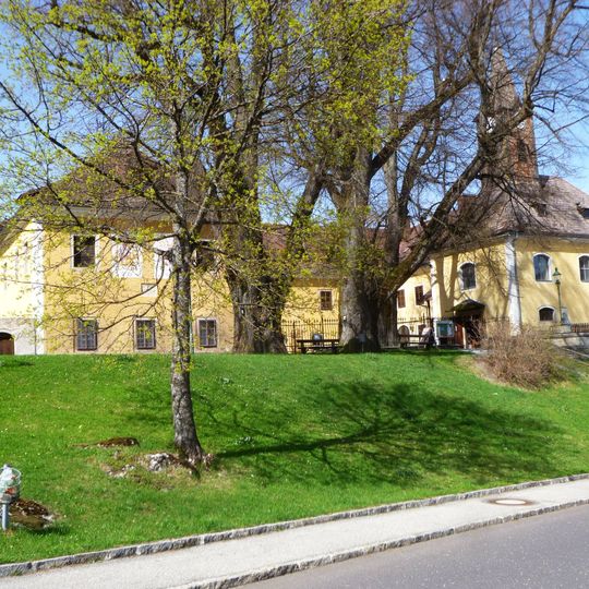 Drei Schlosslinden in Waxenberg