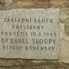 Základní kámen přístavby kostela Navštívení Panny Marie v Hlubokých Mašůvkách