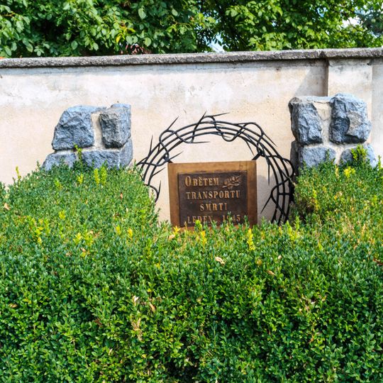 Pomník 12 obětí transportu smrti