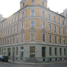 Mietshaus in geschlossener Bebauung in Ecklage Reinhardtstraße 11