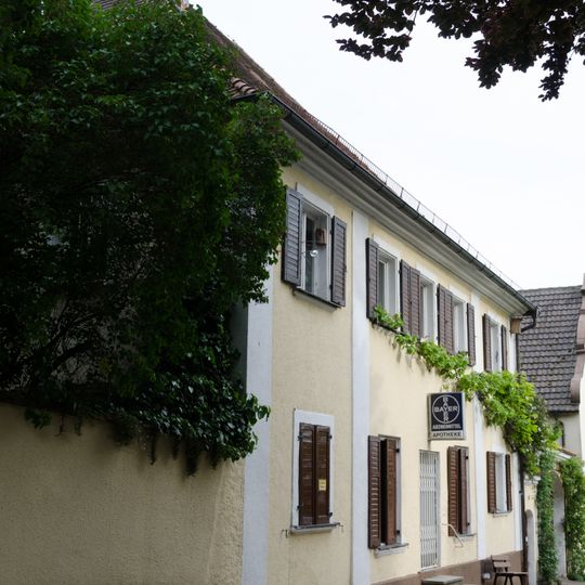 Wohn- und Geschäftshaus