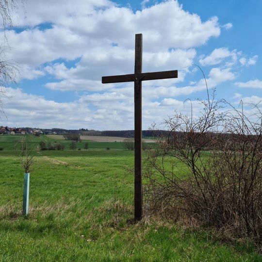 Kříž u křižovatky silnic západně od Kublova