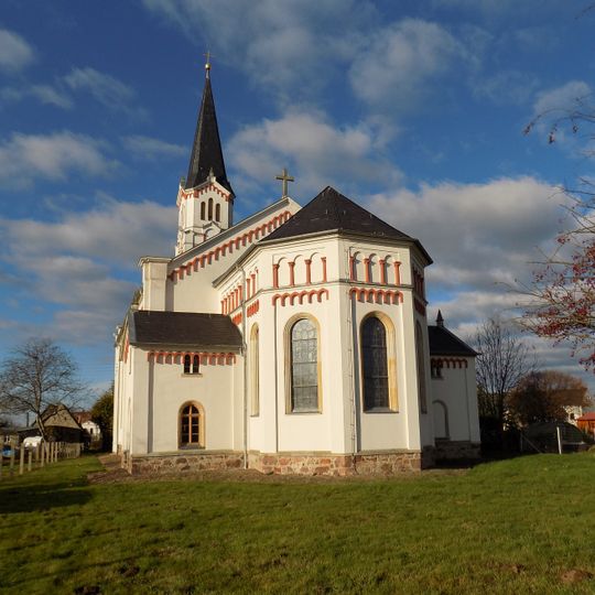 Kirche , Kriegerdenkmal für die Gefallenen des 1. Weltkrieges vor der Kirche, Lindenallee und Denkmal zur Völkerschlacht 1813 Ragewitzer Straße -