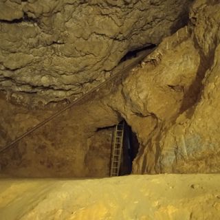 Aragonit Cave
