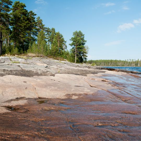 Петроглифы острова Большой Гурий
