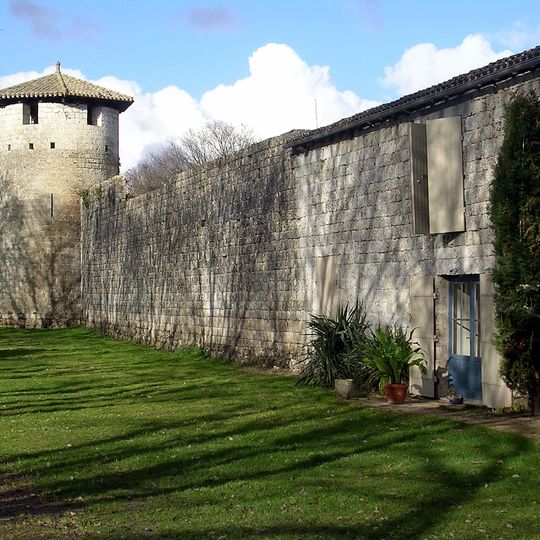 Enceinte et tours de Vianne