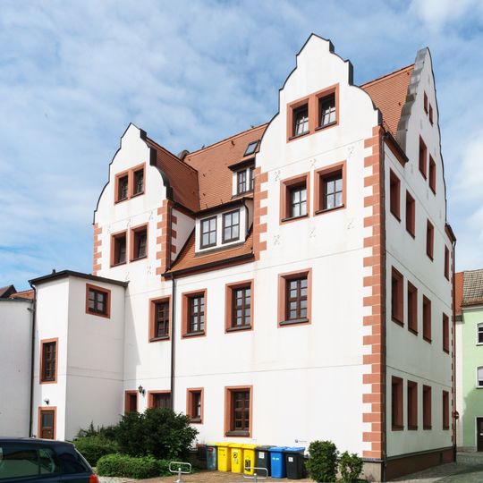 Wohnhaus in halboffener Bebauung und in Ecklage Ritterstraße 27