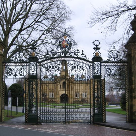 Gates And Gate Piers To Lister Park  North Park Road, Gates And Gate Piers To Lister Park