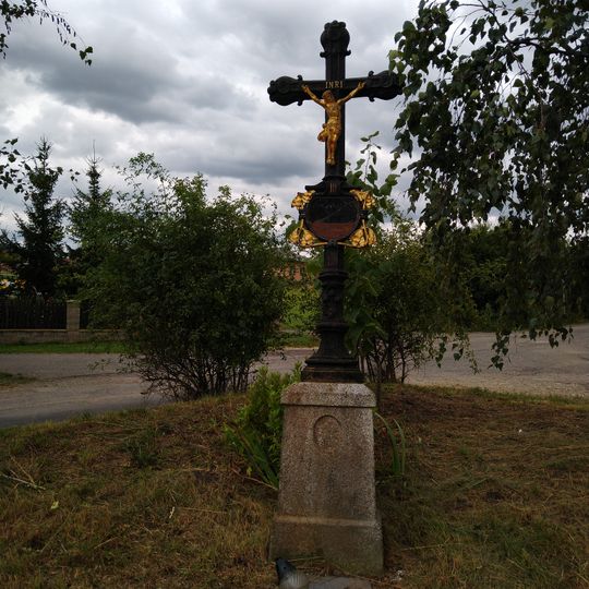 Kříž u křižovatky na Skalku