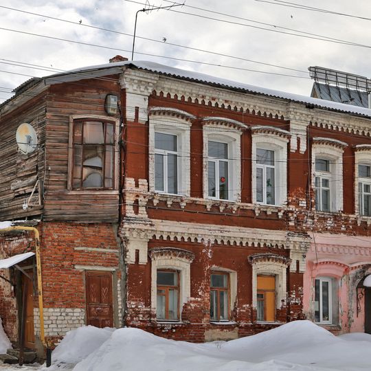 Дом жилой с лавкой