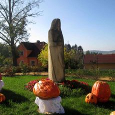 Socha v Nepomuku v Husově ulici