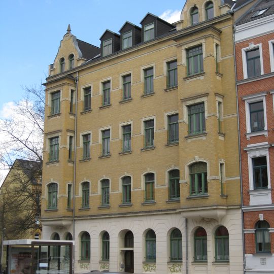 Mietshaus in ehemals geschlossener Bebauung Stadlerstraße 3