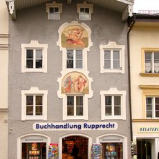 Wohn- und Geschäftshaus