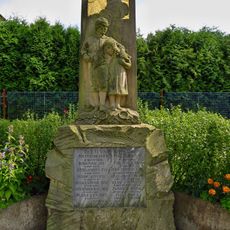 Pomník padlým na návsi v Liberku