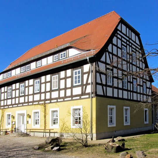 Ernst-Thälmann-Straße 18