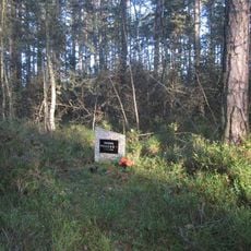 Pomník severně od Lítého