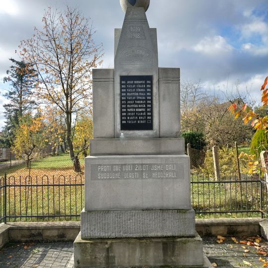 Pomník padlým v Měcholupech