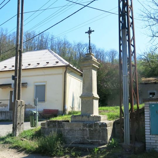 Kříž na rozcestí v osadě Zámostí