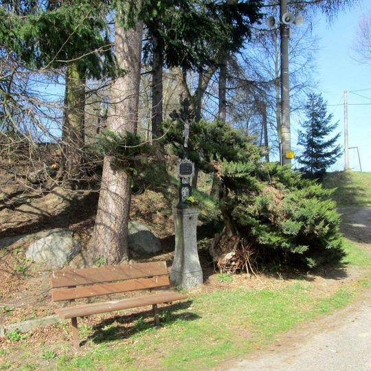 Kříž západně od Veřechova u rozcestí