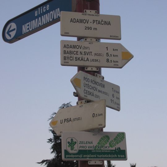 Rozcestník Adamov - Ptačina