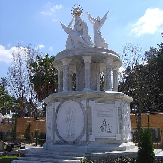 Monumento a la Virgen de las Angustias