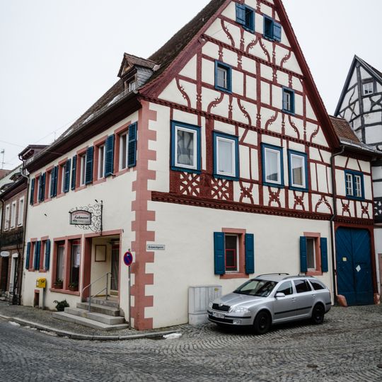 Wohn- und Geschäftshaus