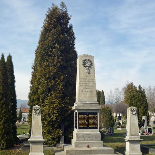 Pomník důlní katastrofy - 2 obelisky