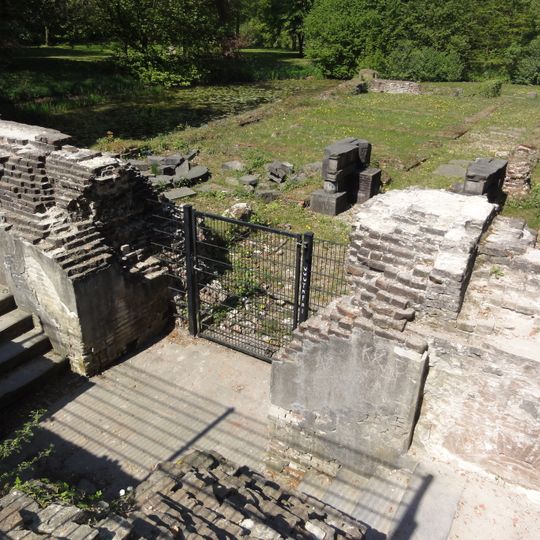 Huis te Hemmen, huisplaats met ruïne