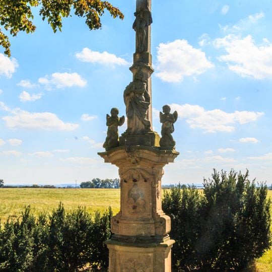 Kříž v Roveňsku v jižní části vsi