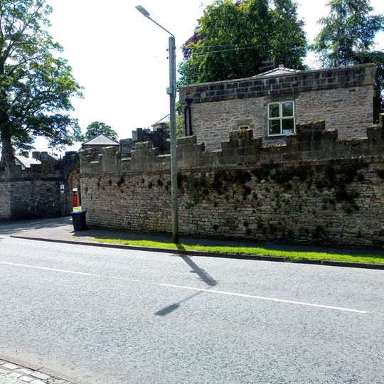 North Lodge And Wall To Stanhope Castle