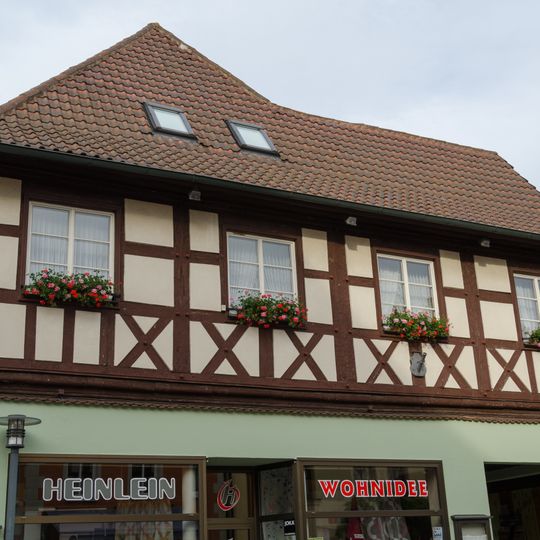 Wohn- und Geschäftshaus