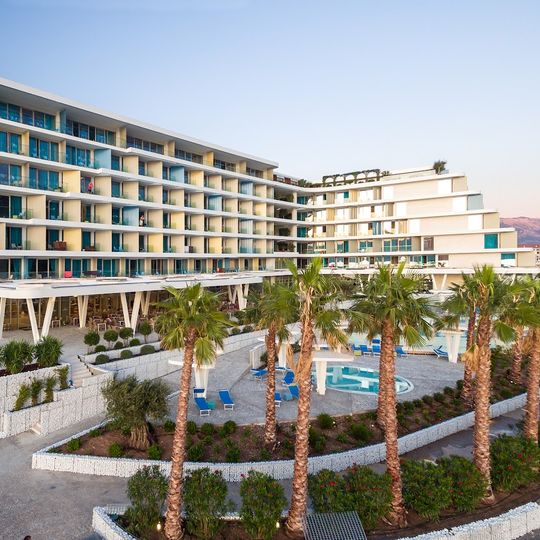 Carine hotel territory