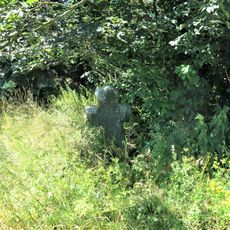 Smírčí kříž za kostelem ve Volyni u Výsluní