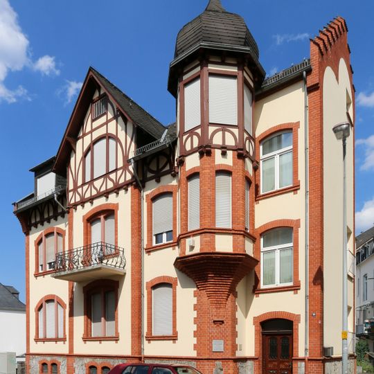 Werner-Senger-Straße 14