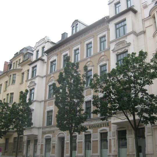 Mietshaus in geschlossener Bebauung Glockenstraße 10