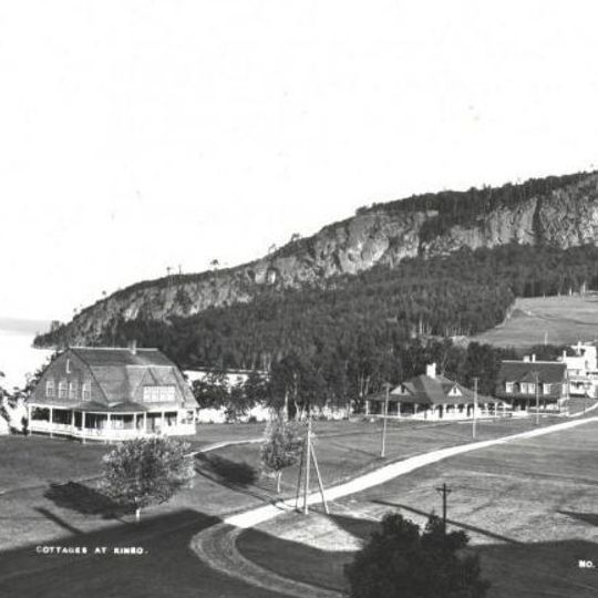 Kineo Cottage Row Historic District