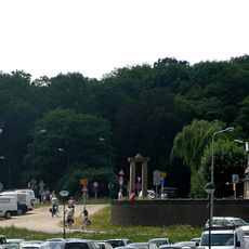 Walmuren, de dijk vormend